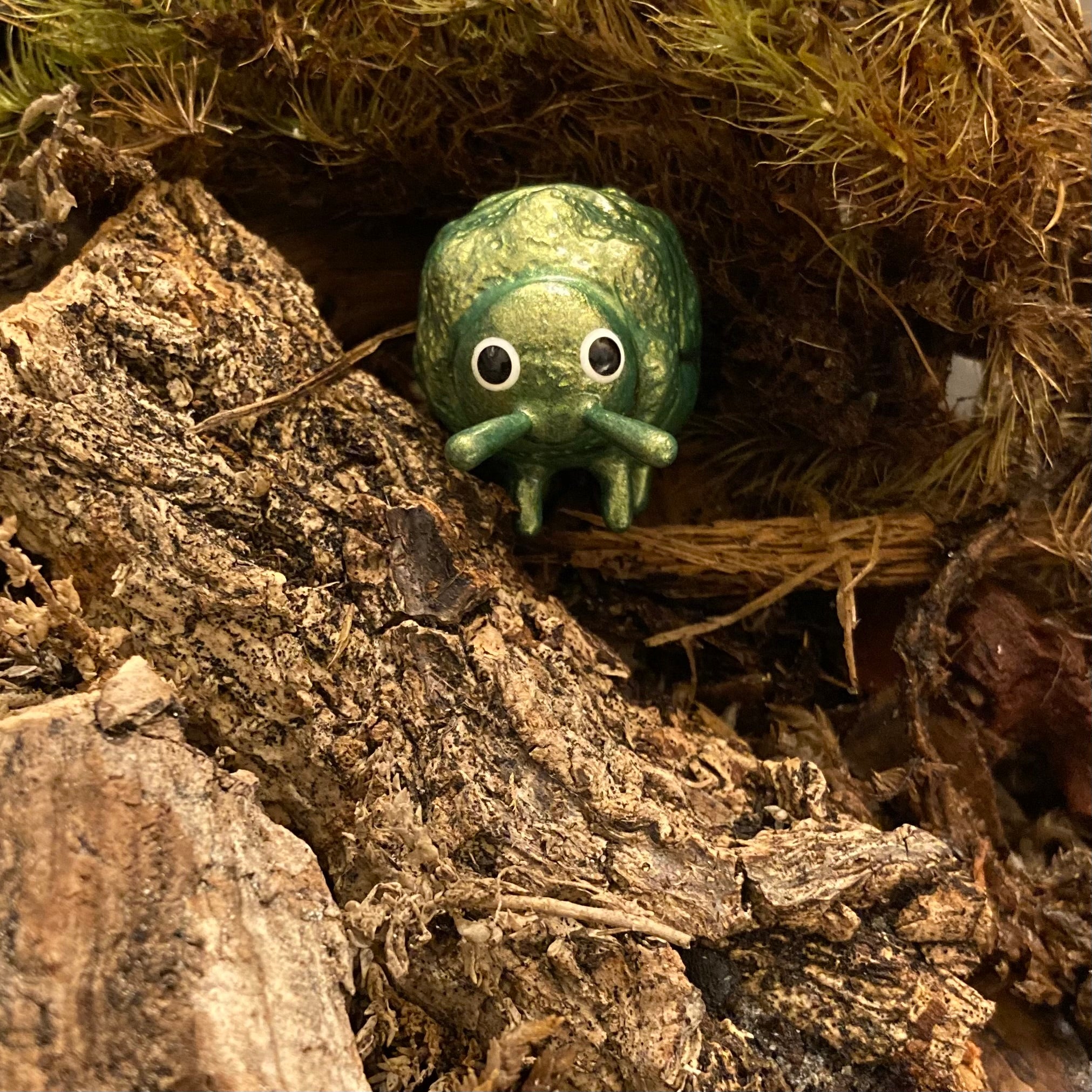 Chlamisus smaragdinus Sculpture